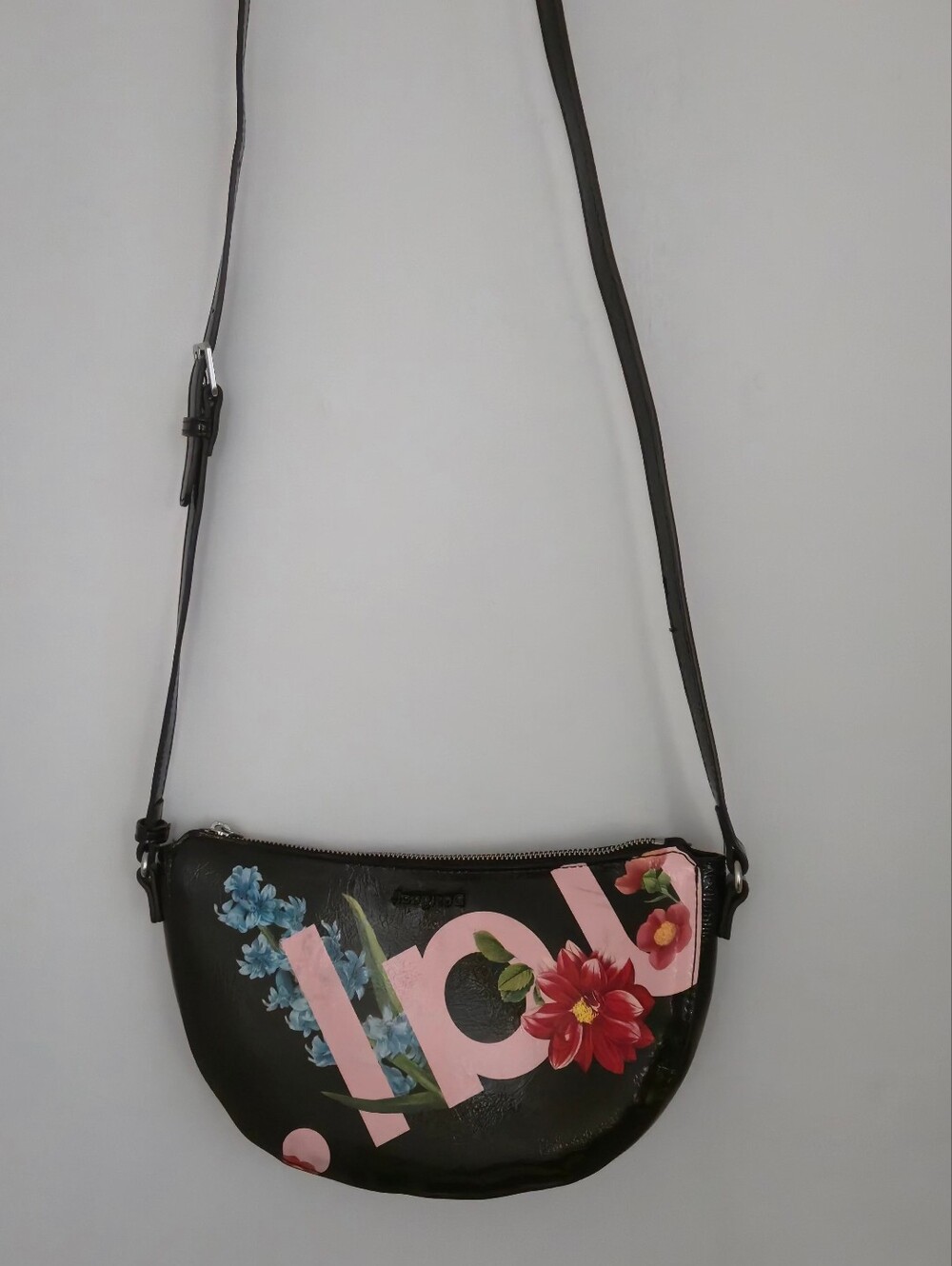 🌸 Desigual Crossbody Bag.